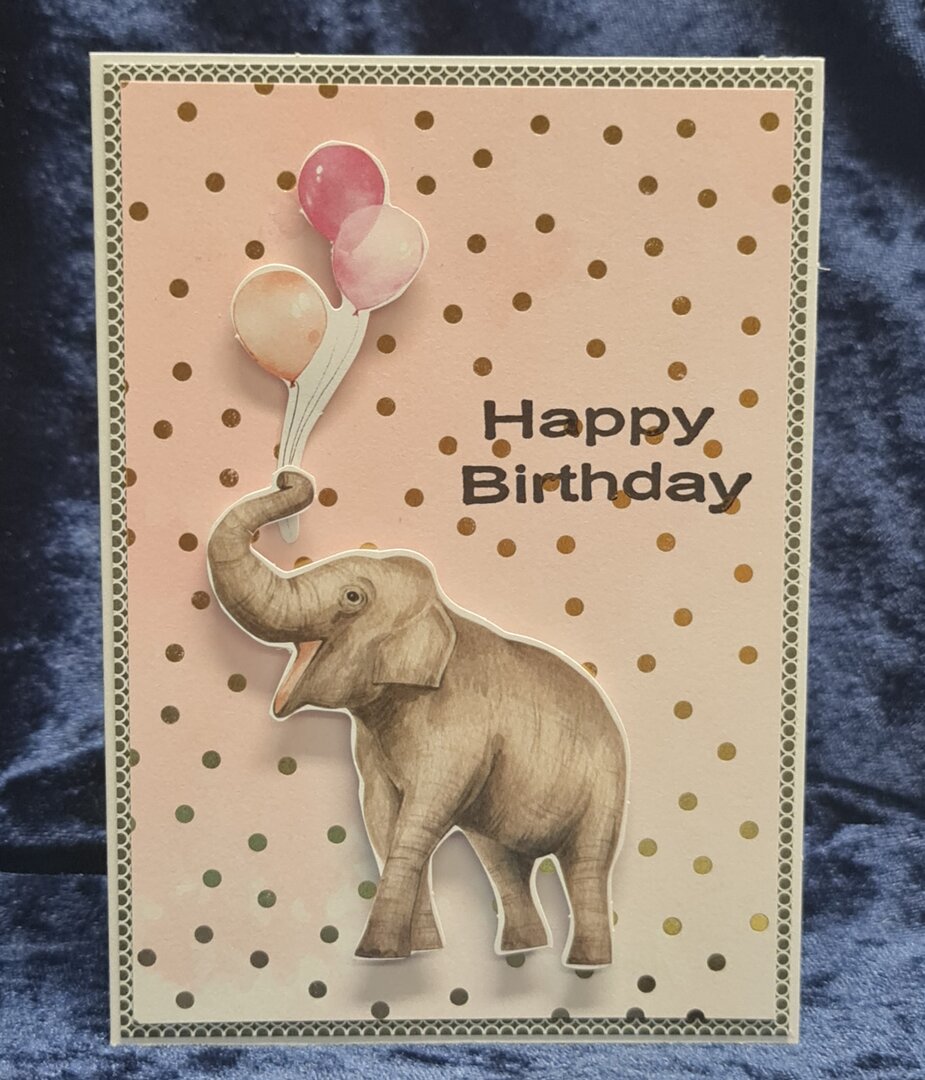 Elefant mit Ballon
